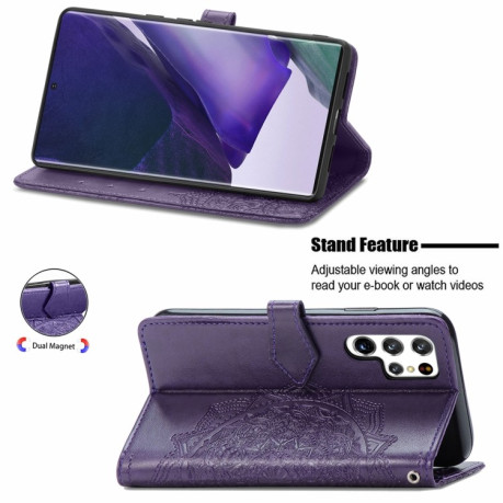Чехол-книжка Mandala Embossing Pattern на Samsung Galaxy S22 Ultra - фиолетовый