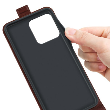 Фліп-чохол Vertical Flip Leather Phone Case with Card Slot для Motorola Moto G15 - коричневий