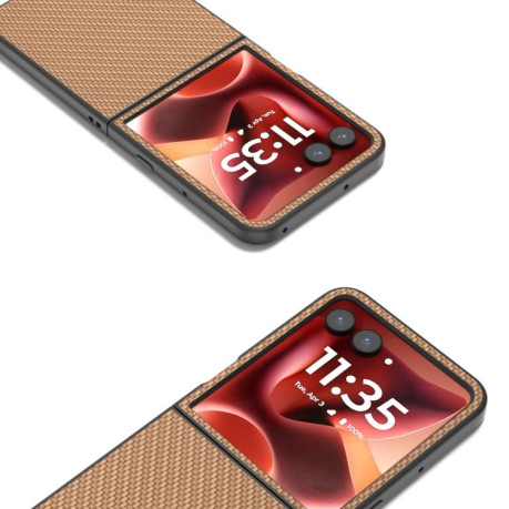 Ударозащитный чехол Carbon Fiber Texture Protective на Motorola Razr 60 Ultra - золотой
