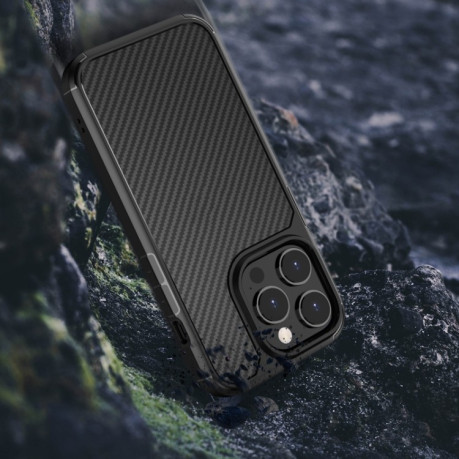 Противоударный чехол Pioneer Carbon Fiber для iPhone 14 Pro - черный