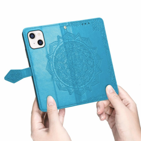 Чехол-книжка Mandala Embossing Pattern на iPhone 13 mini - синий