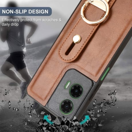 Противоударный чехол Wristband Leather Back для Motorola Moto G35 5G - коричневый