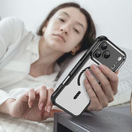 Ударозахисний чохол Carbon Fiber Texture MagSafe Translucent на iPhone 17 Pro Max - чорний