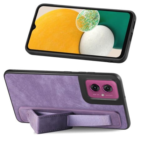 Противоударный чехол Retro Wristband Holder Leather Back для Motorola Moto G55 - фиолетовый