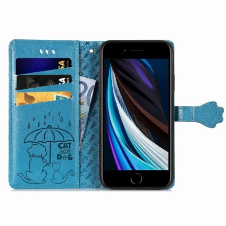 Чехол-книжка Cat and Dog для iPhone 16e - синий