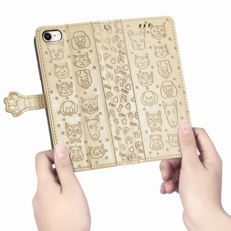 Чехол-книжка Cat and Dog для iPhone 16e - золотой