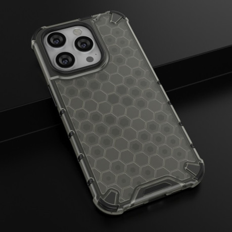Противоударный чехол Honeycomb with Neck Lanyard для iPhone 15 Pro - черный