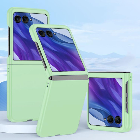 Противоударный чехол Fuel Injection PC Skin Feel для Motorola Razr 60 Ultra - зеленый