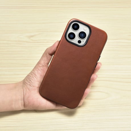Кожаный чехол iCarer Leather Oil Wax (MagSafe) для iPhone 14 Pro Max - коричневый