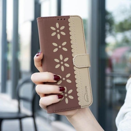 Чехол-книжка Splicing Color Hollow Flower Pattern RFID для Xiaomi Poco F7 5G - коричневый