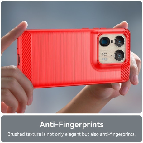 Противоударный чехол Brushed Texture Carbon Fiber на Motorola Edge 50 Ultra - красный