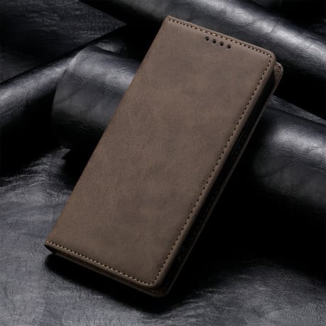 Чехол-книжка Business Solid Color Magnetic RFID Leather на Realme GT 6 - коричневый