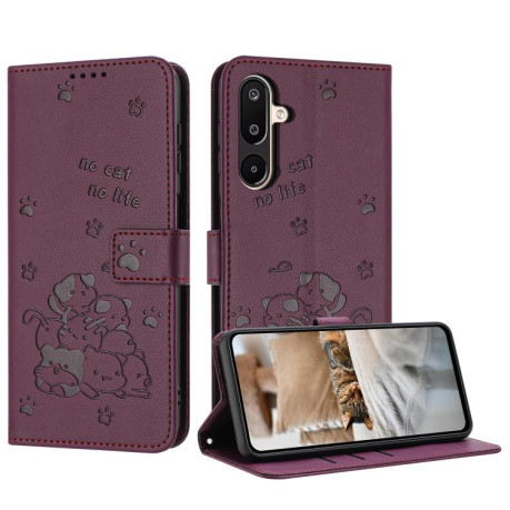 Чехол-книжка Embossed Kitten Phone Leather для на Samsung Galaxy F16 5G / M16 5G - винно-красный
