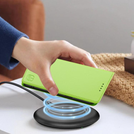 Чехол-книжка RC01 Dual-Folded Magnetic Suction RFID Leather на Motorola Edge 5G 2025 / Edge 60 Fusion - зеленый