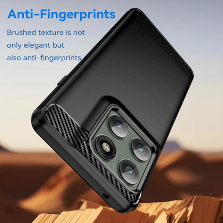 Противоударный чехол Brushed Texture Carbon Fiber на Motorola Edge 60 Pro - черный