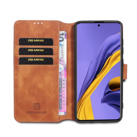 Чехол- книжка DG.MING Retro Oil Side на Samsung Galaxy A31 - коричневый