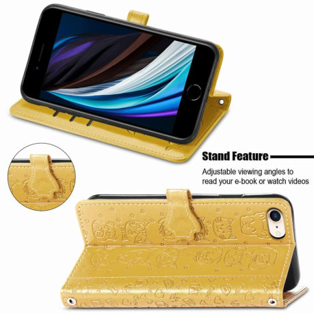 Чехол-книжка Cat and Dog для iPhone 16e - желтый