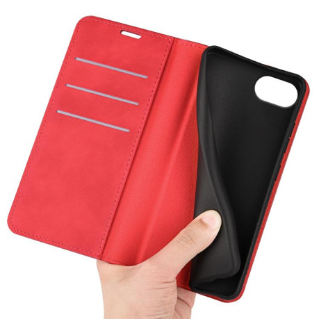 Чехол-книжка Retro Skin Feel Business Magnetic на iPhone 16e - красный