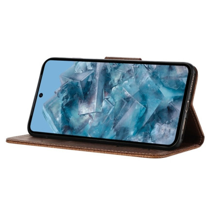 Чехол-книжка Embossed Butterfly для Google Pixel 8 Pro - коричневый