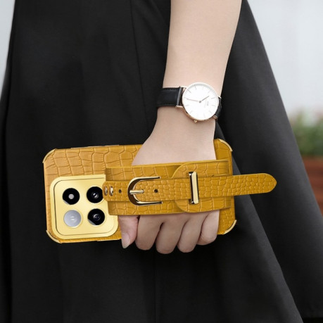 Протиударний чохол Electroplated Wrist Strap Crocodile Leathe на Xiaomi 14 - жовтий