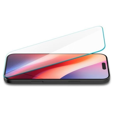 Защитное каленое стекло Spigen Glass.Tr Slim для iPhone 15/16