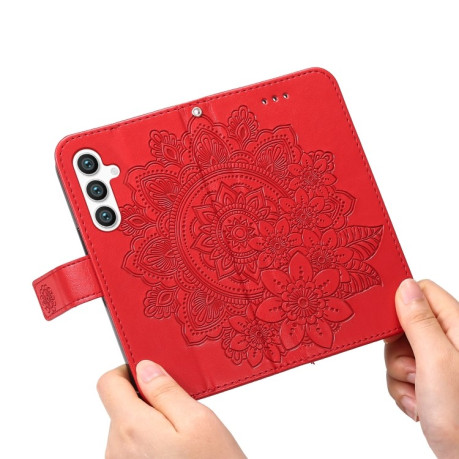 Чехол-книжка 7-petal Flowers Embossing для Samsung Galaxy S24 - красный