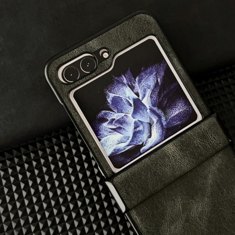 Противоударный чехол Crazy Horse Texture Hinge для Samsung Galaxy Flip 5 - черный